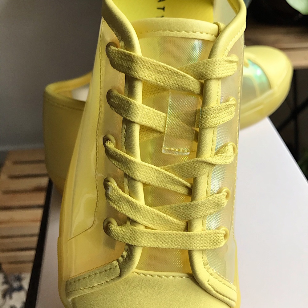 1 pair left! 6.5 Katy Perry Iridescent sneakers - Picture 14 of 14